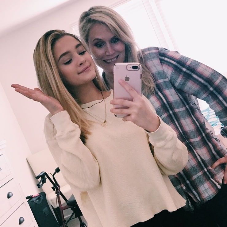 Lizzy Greene