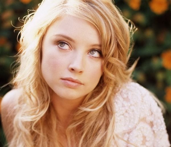 Elisabeth Harnois