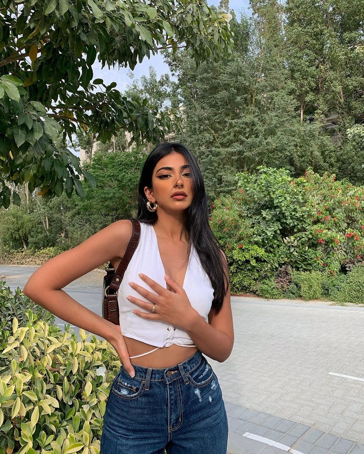 Iffat Marashi