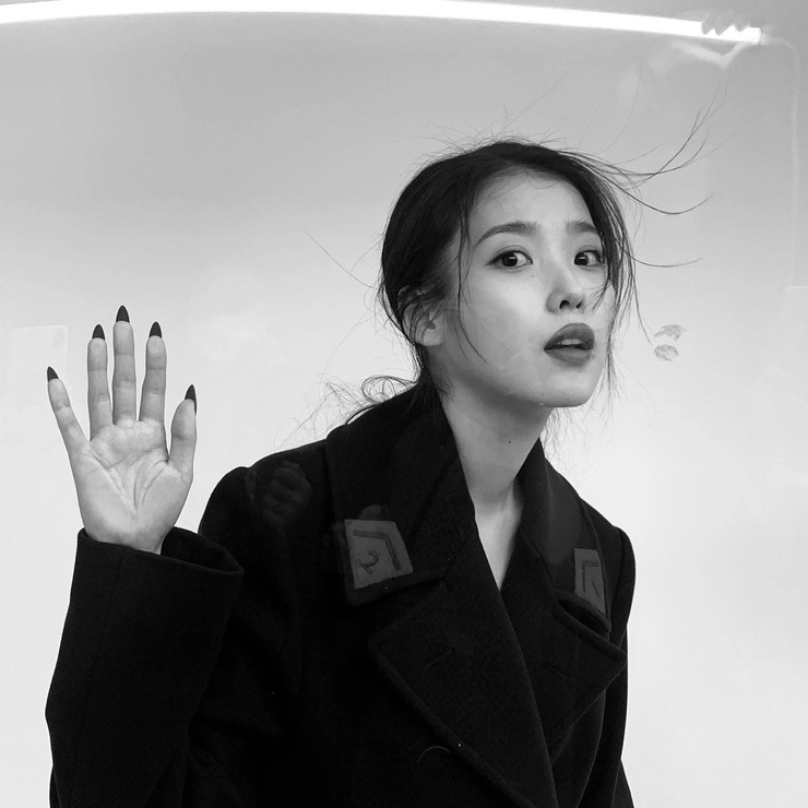 IU