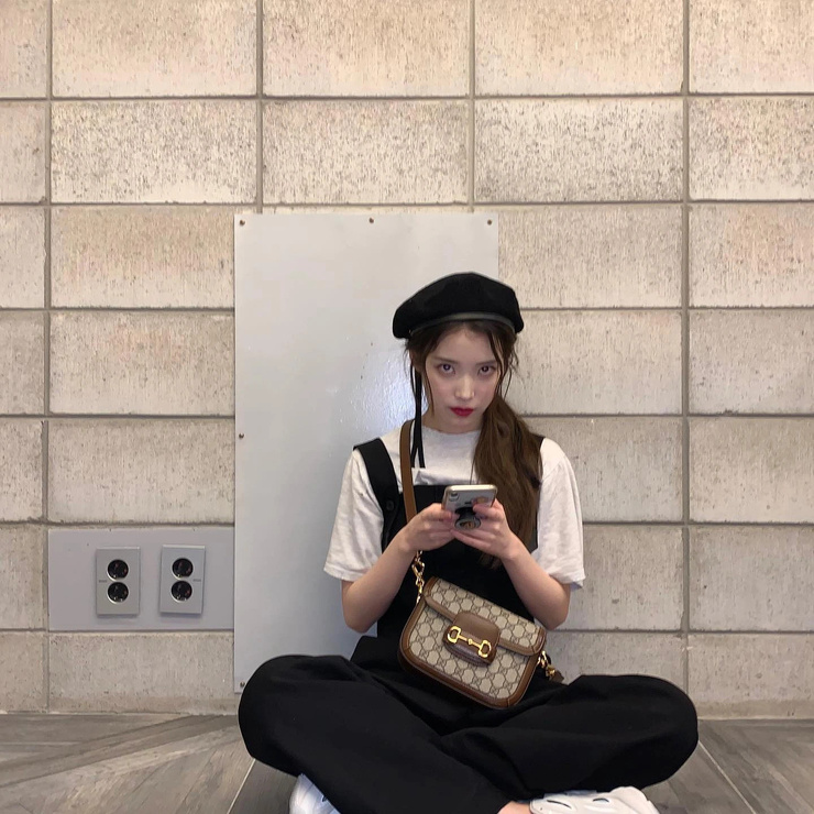 IU
