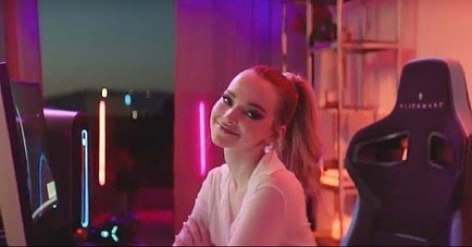 Dove Cameron