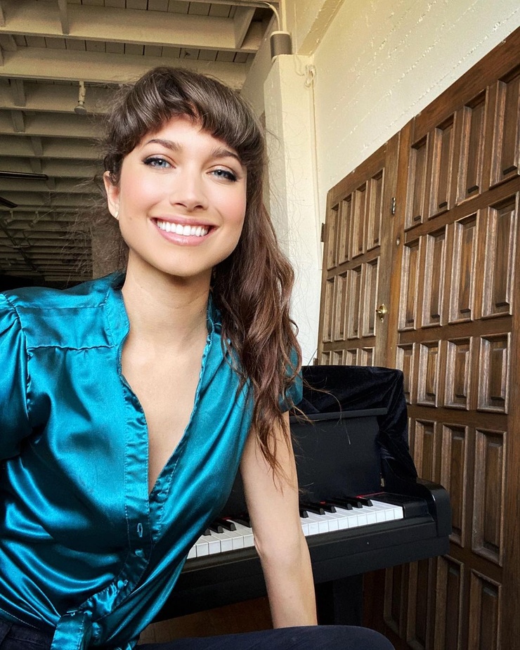 Maiara Walsh Maiara Walsh