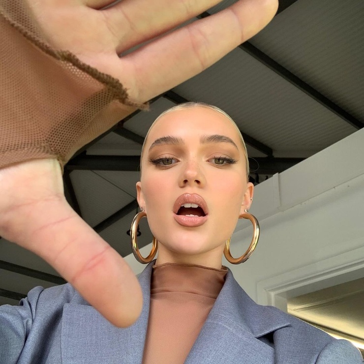Mimi Slinger