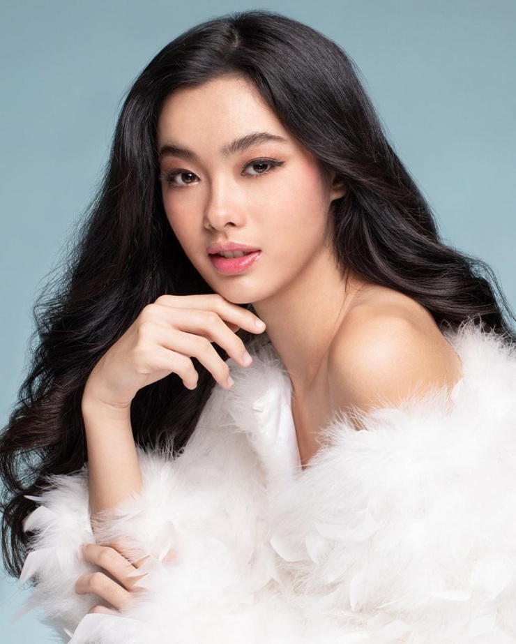 ESTEFANI TAKAKURA
