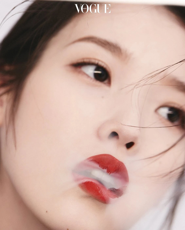 IU