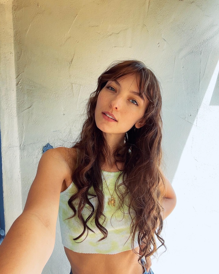 Savvy Taylor Savvy Taylor