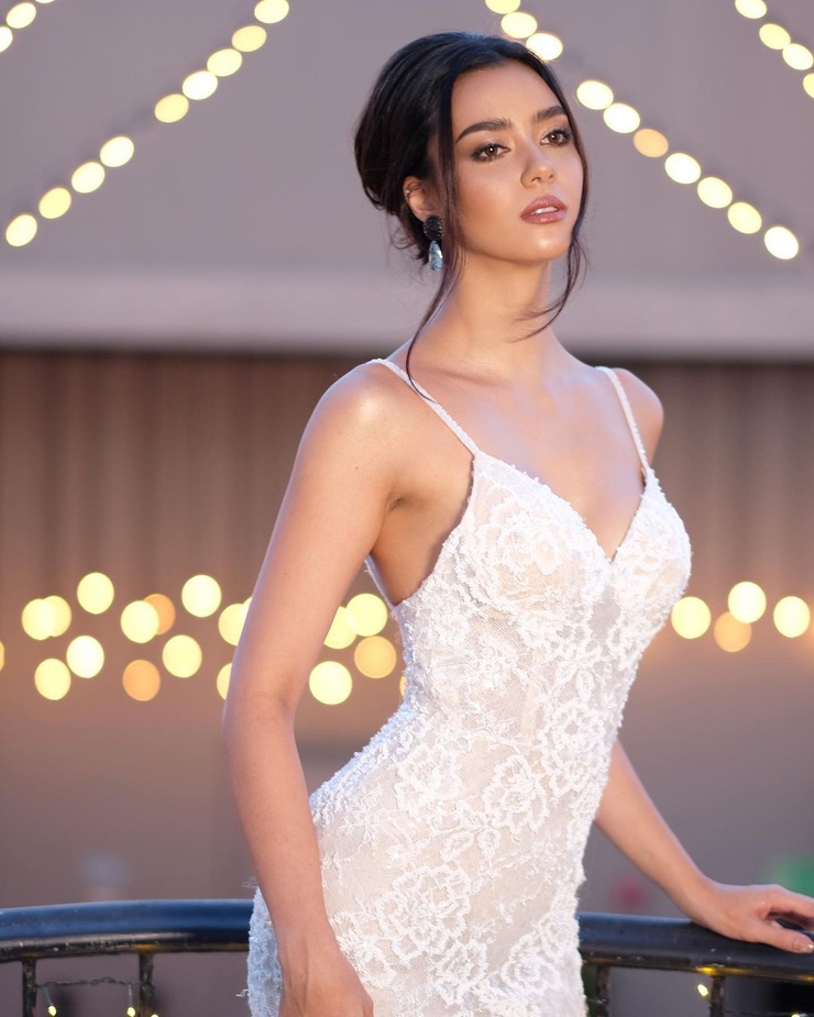 Amanda Obdam Amanda Obdam