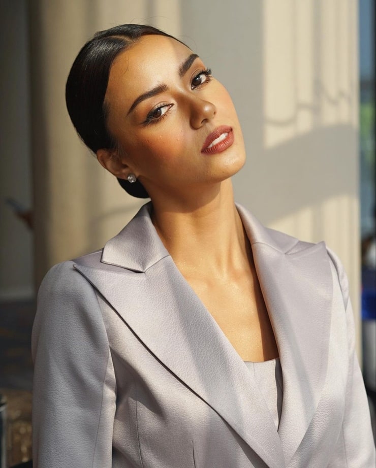 Amanda Obdam Amanda Obdam