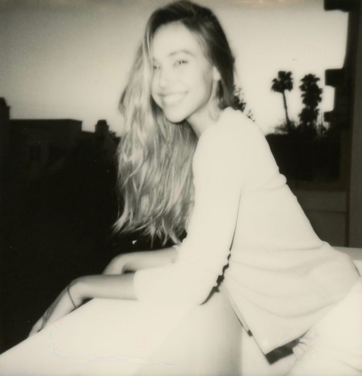 Alexis Ren