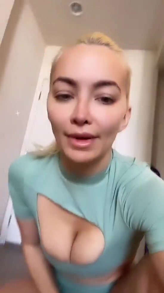 Lindsey Pelas