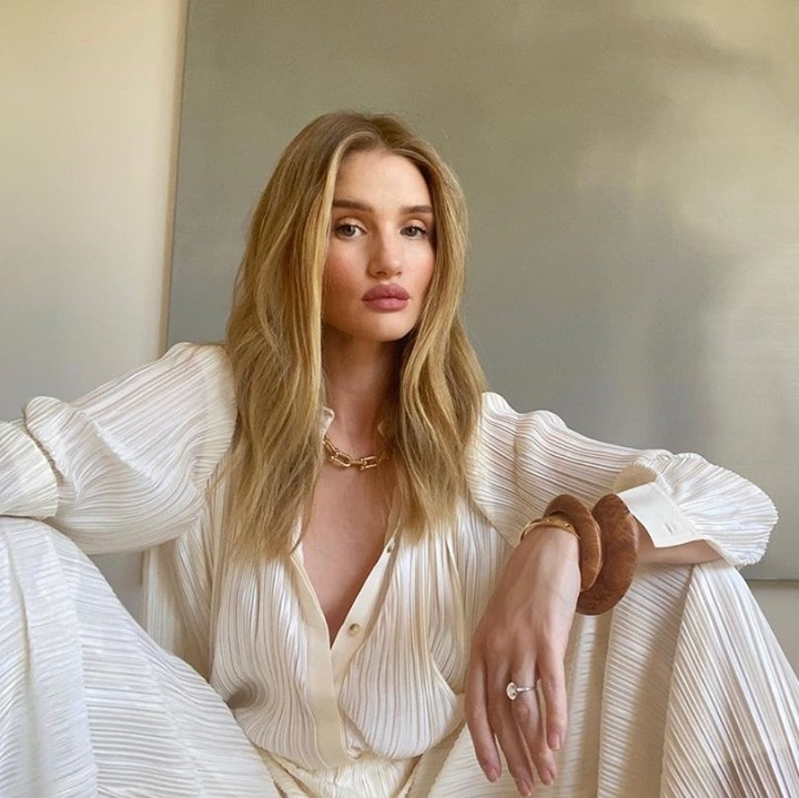 Rosie Huntington-Whiteley Rosie Huntington-Whiteley