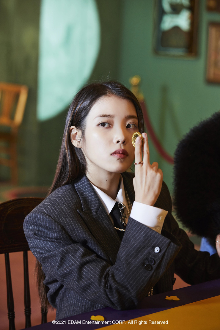IU