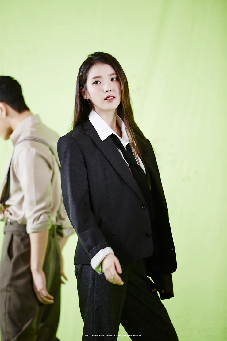 IU