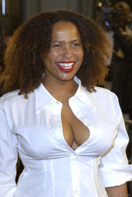 Lisa Nicole Carson