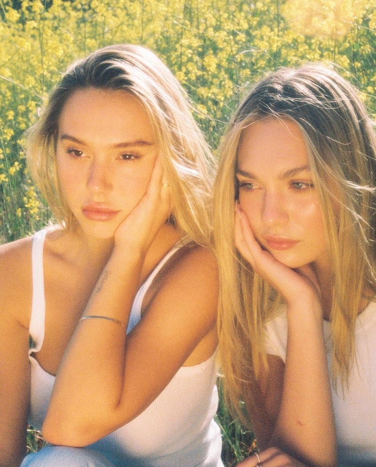 Alexis Ren