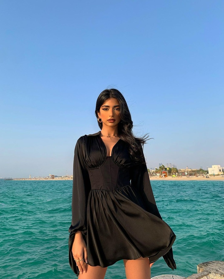 Iffat Marashi