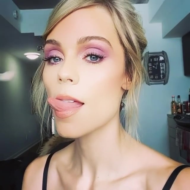 Laura Vandervoort Laura Vandervoort