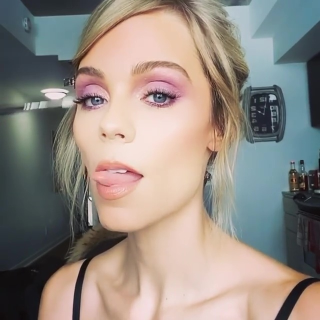 Laura Vandervoort Laura Vandervoort