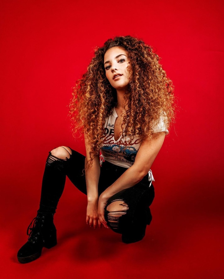 Sofie Dossi Sofie Dossi