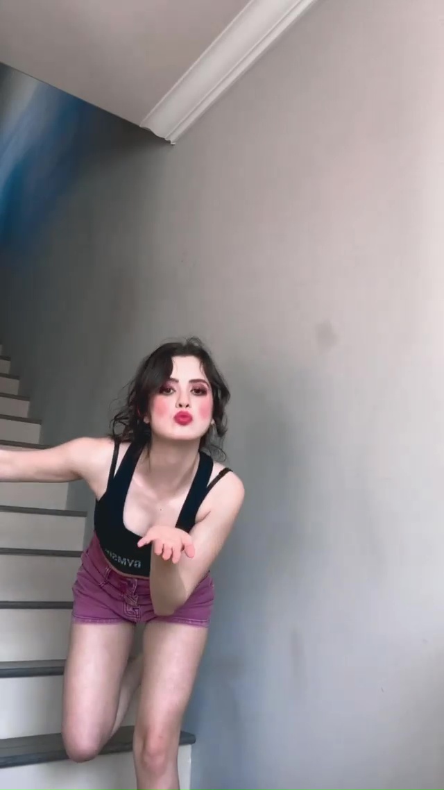 Laura Marano
