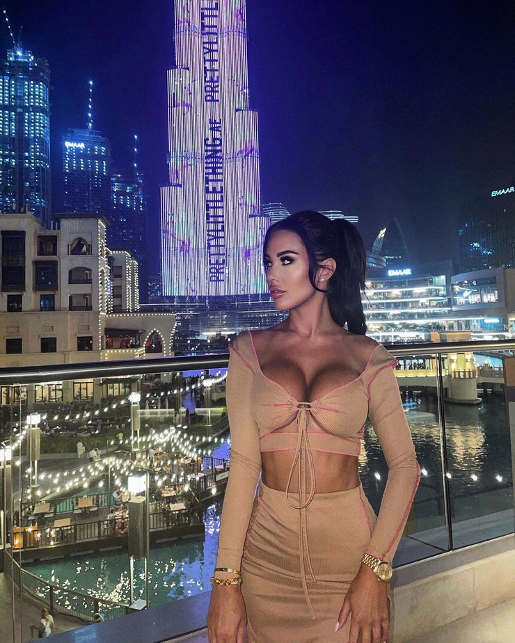 Yazmin Oukhellou
