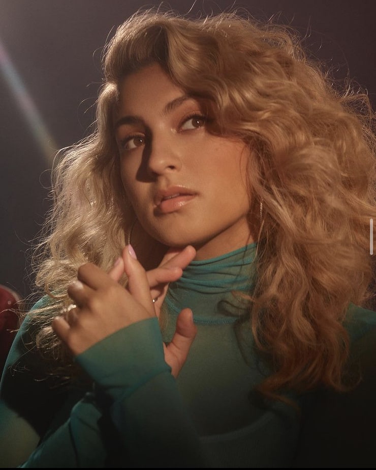 Tori Kelly