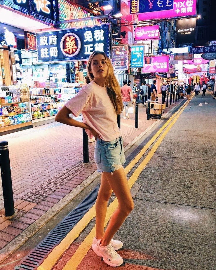 Victoria Lee Victoria Lee