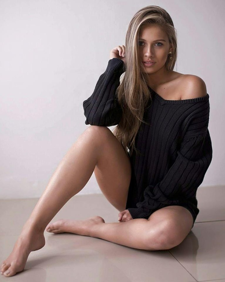 Julia Cardones Julia Cardones