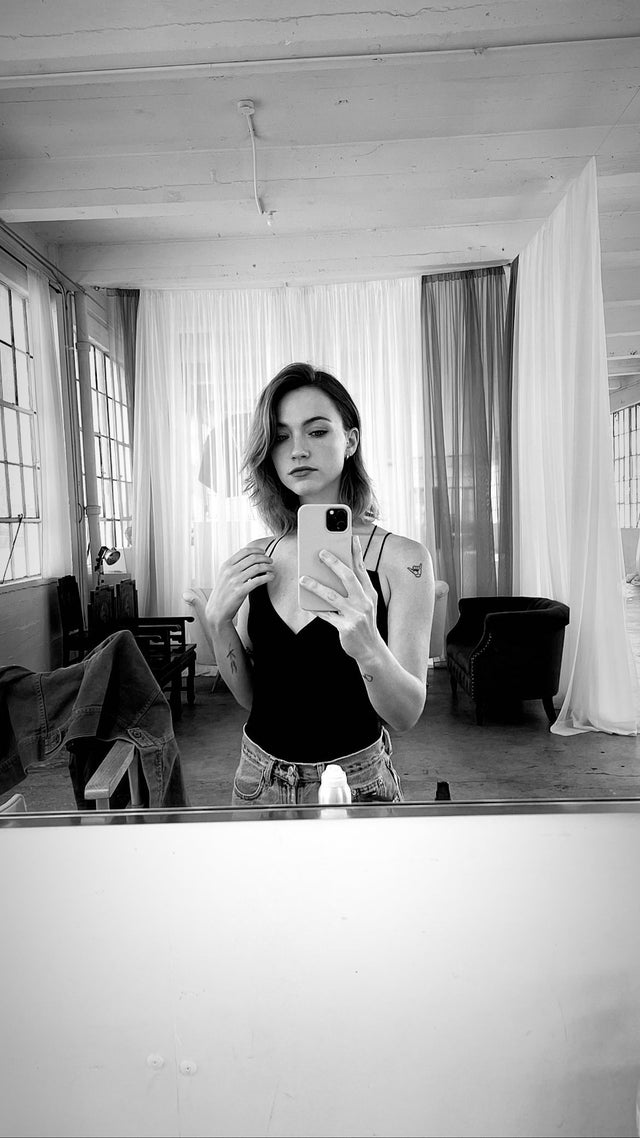 Violett Beane
