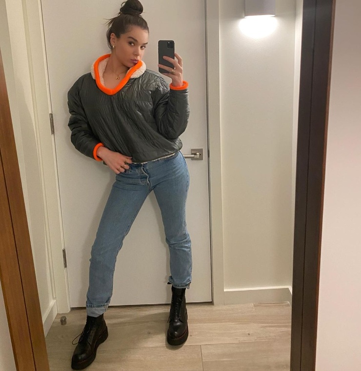 Hailee Steinfeld Hailee Steinfeld