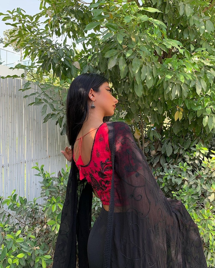 Iffat Marashi