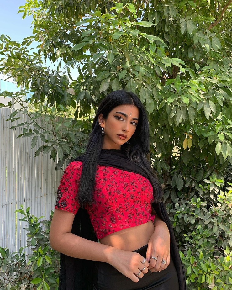 Iffat Marashi