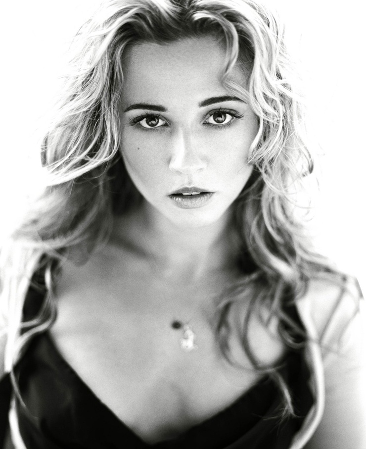 Linda Cardellini Linda Cardellini