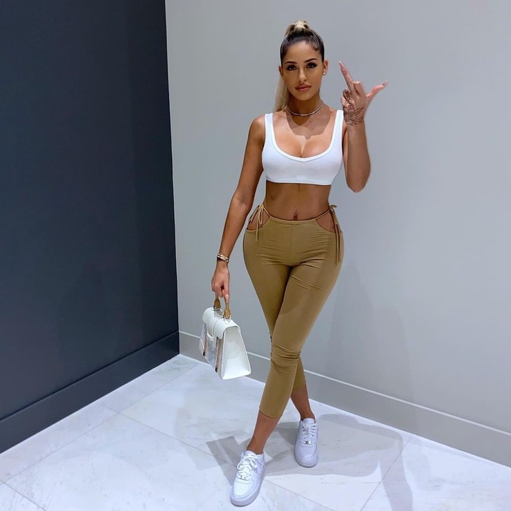 Renèe Estella