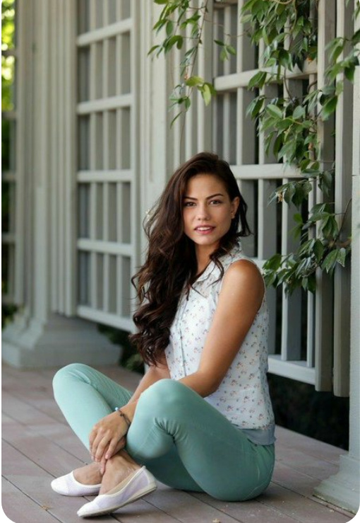Demet Özdemir Demet Özdemir