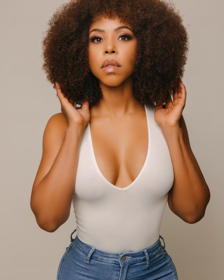 Khaneshia 'KJ' Smith