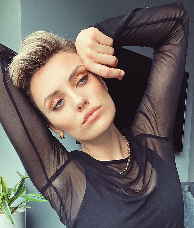 Wallis Day Wallis Day