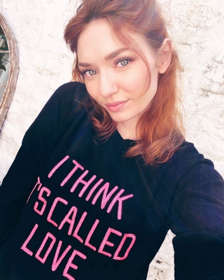 Eleanor Tomlinson Eleanor Tomlinson