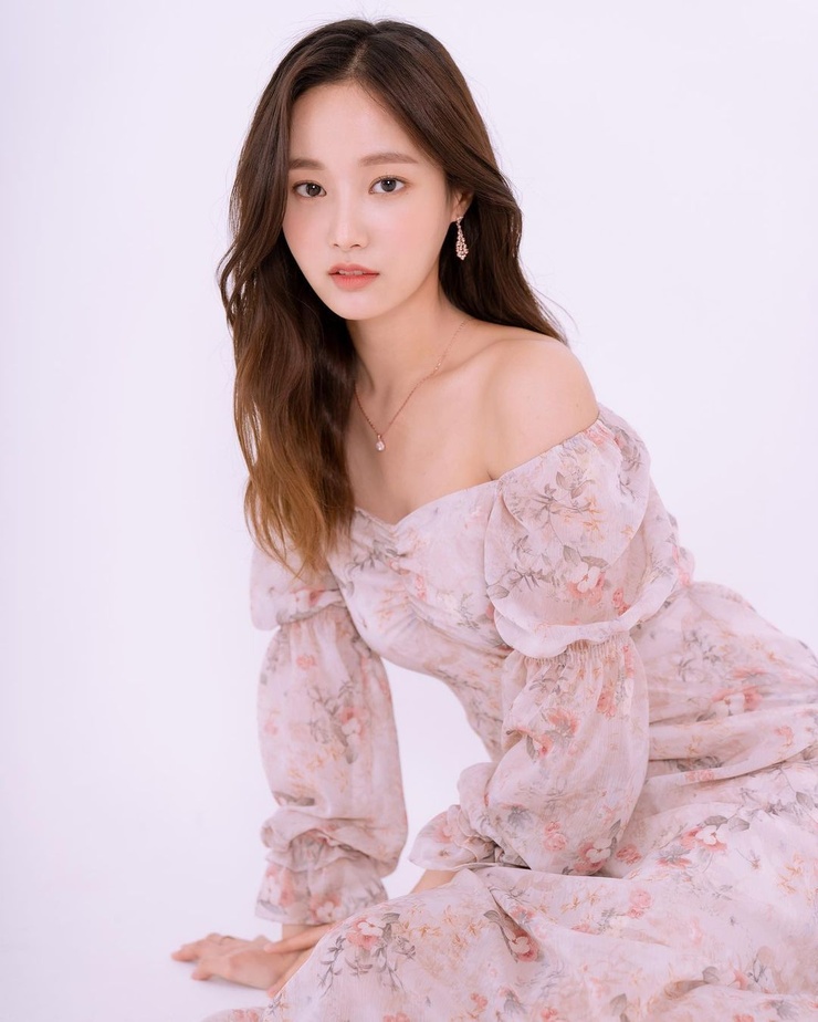 Yeon-Woo