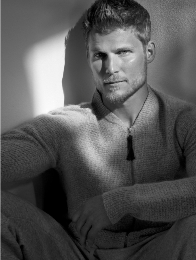 Travis Van Winkle image