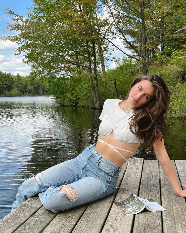 Jessica Clements Jessica Clements