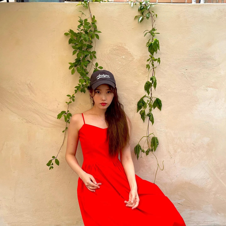 IU