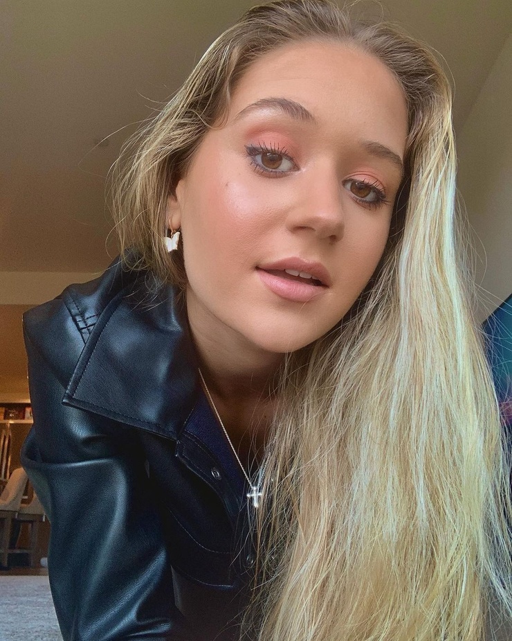 Riley Lewis