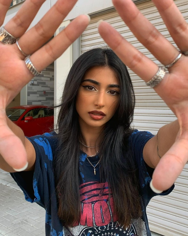 Iffat Marashi