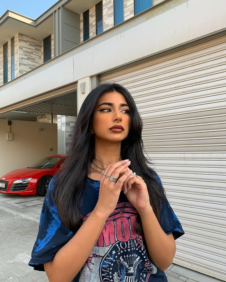 Iffat Marashi