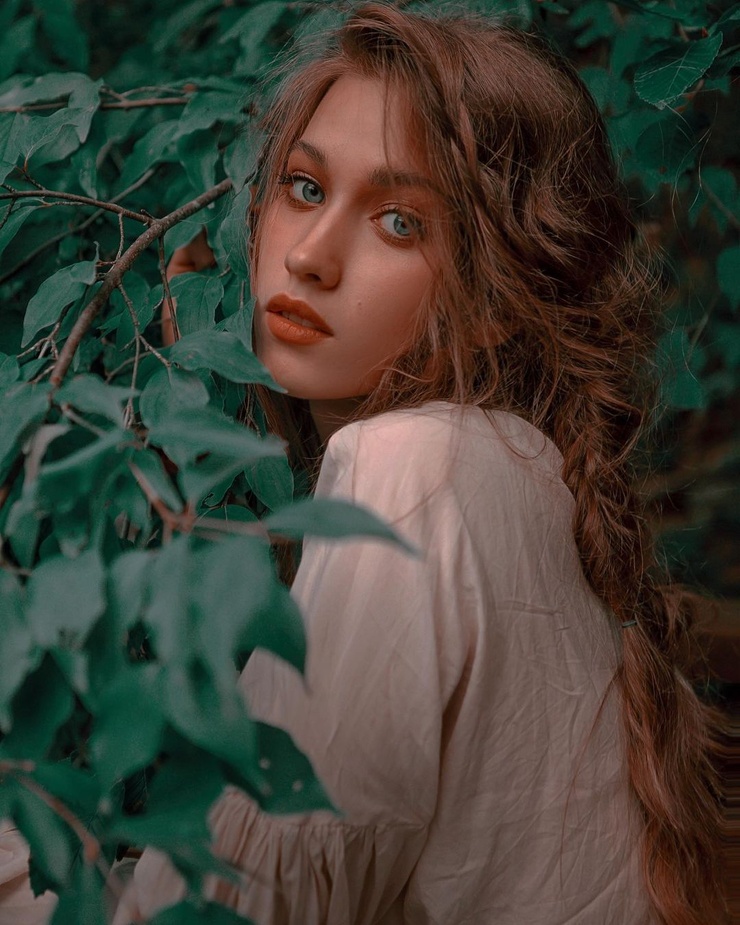 Julia Novikova (model)