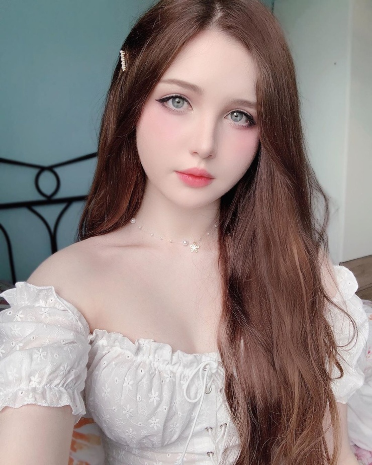Picture of Corina Doll