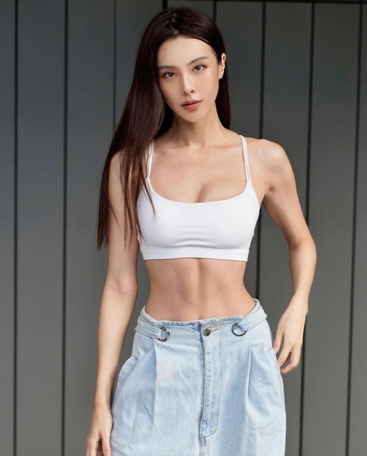 Cathryn Lee Cathryn Lee