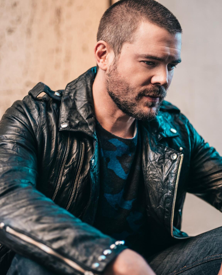 Charlie Weber